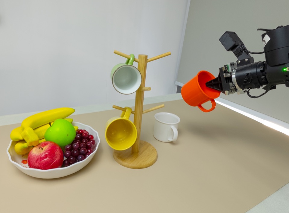 Pour a drink into a bowl, robot execution frame 2