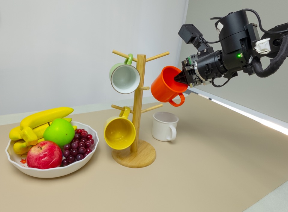 Pour a drink into a bowl, robot execution frame 3