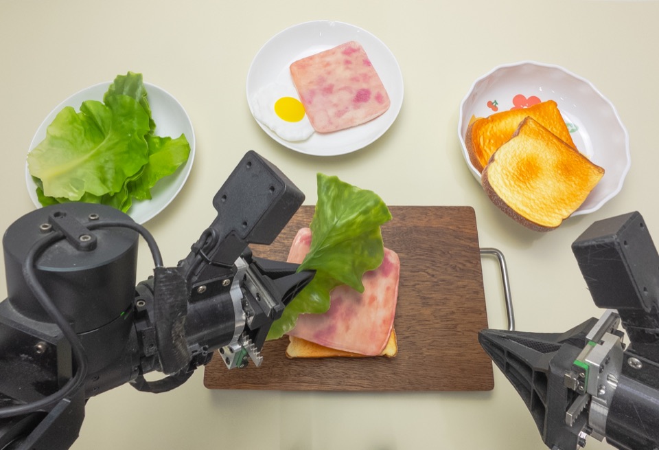 Assemble a sandwich, robot execution frame 2